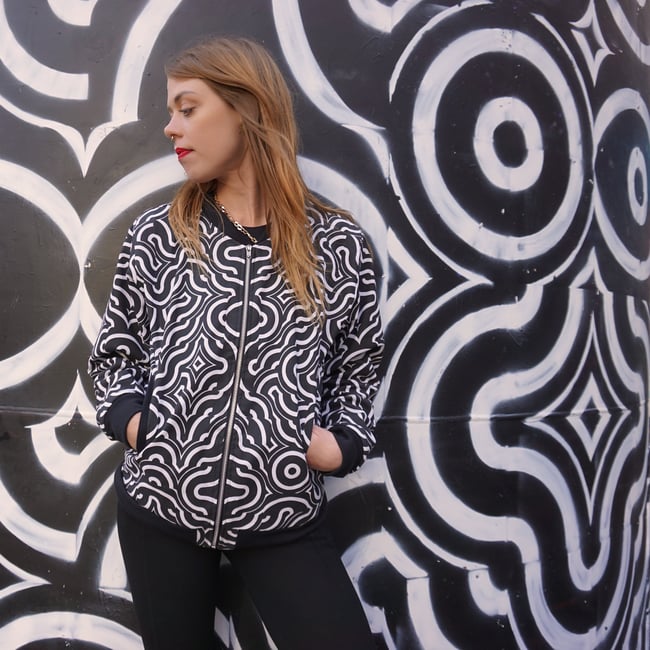 VISUAL WALLS N.2 JAQUET (BLACK/WHITE)