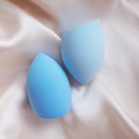 Image 1 of BABY BLUE BEAUTY BLENDER