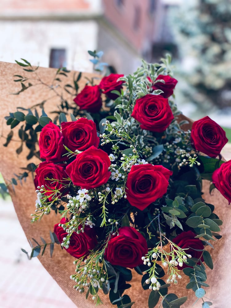 Image of Bouquet 6 o 12 Rosas Rojas
