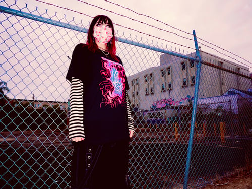 Image of BUTTERFLY TEE SHORT SLEEVE PINK/RED