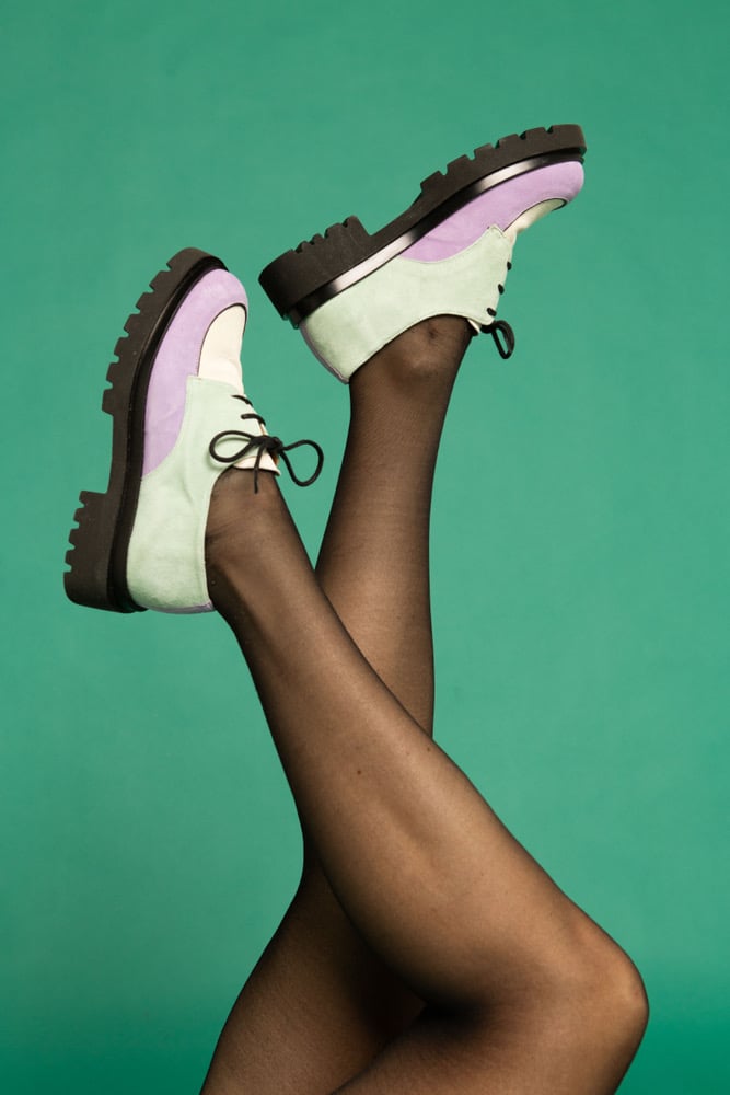 Image of Zapato Creeper de Ante lila y menta