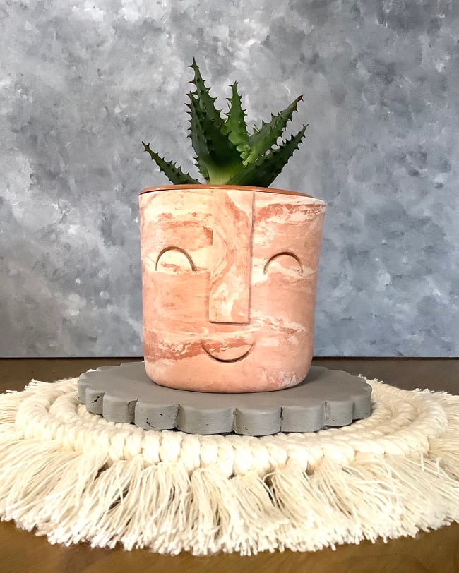 Parker Face Pot