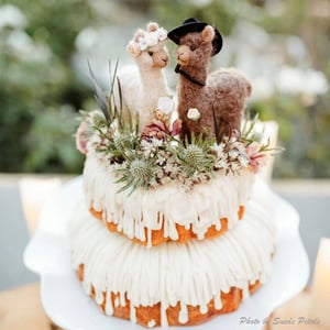 Bride and Groom Wedding Cake Topper for Alpaca + Llama Lovers - Dessert Table Keepsake