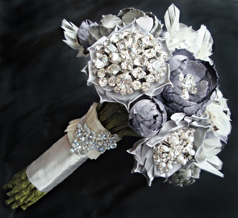 New York Bouquet  Silver  and Ivory Vintage Accent Bouquet  