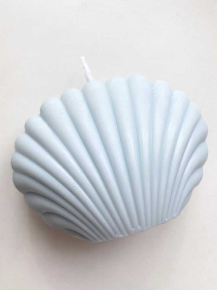 Image of Naia&Co Seashell candle Blue