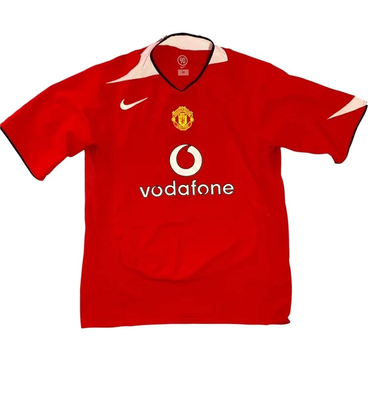 Manchester united vodafone kit 2025