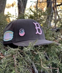 Image 2 of Stinky Pinky Pin (Glow In The Dark)