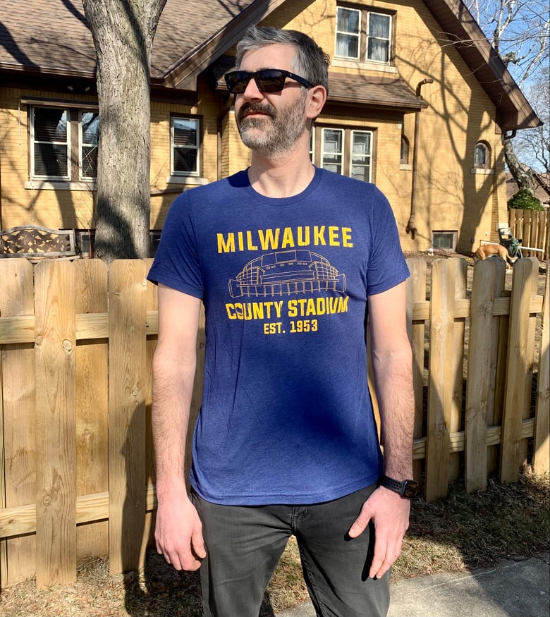 Nike Rewind Retro (MLB Milwaukee Brewers) Men's T-Shirt.