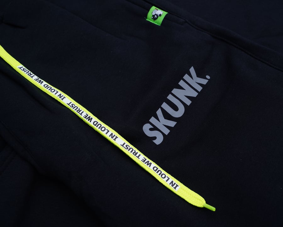 Image of Skunk. 3M sweatsuit