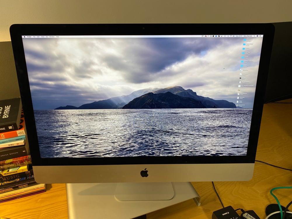 Image of iMac 27-inch Version with Retina 5K display