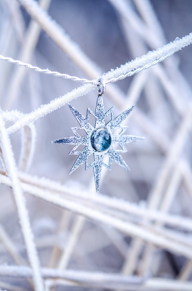 Image of aquamarine snowflake