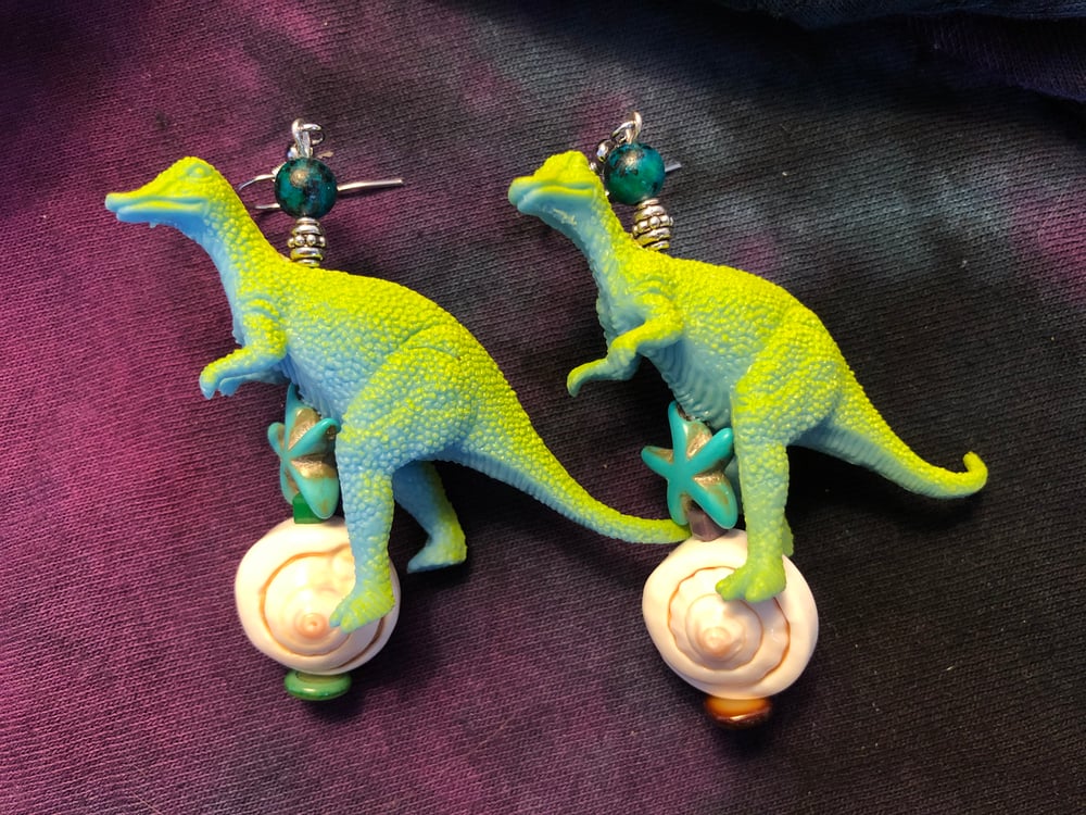Dinosaur Earrings!  Yaaaaaaas!