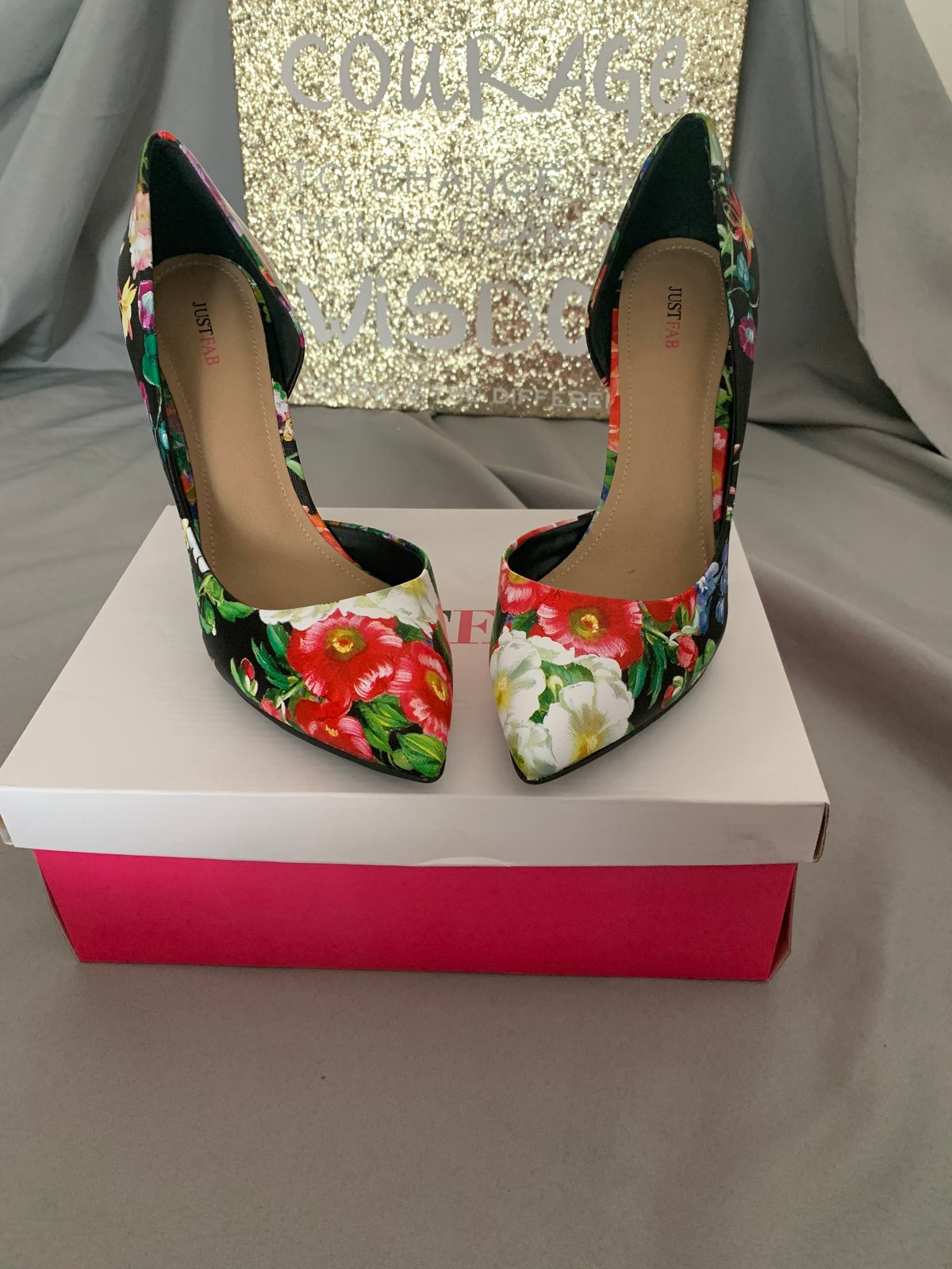 floral print pumps