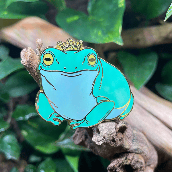 Frog Queen Gold Pin