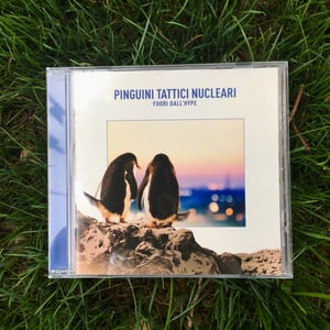 Image of Pinguini Tattici Nucleari - Fuori dall'hype (CD autografato)