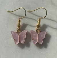 Fjärils örhängen! Rosa, lila, blå, vit, svart, gul