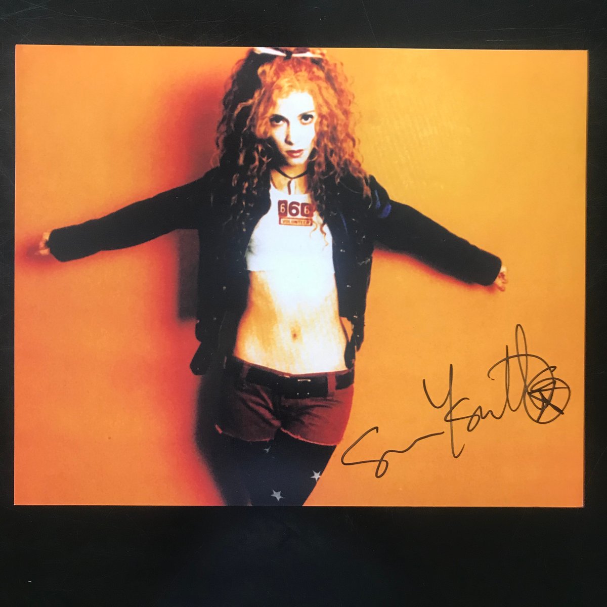Sean Yseult signed photos “666” Sean Yseult signed photos and more...