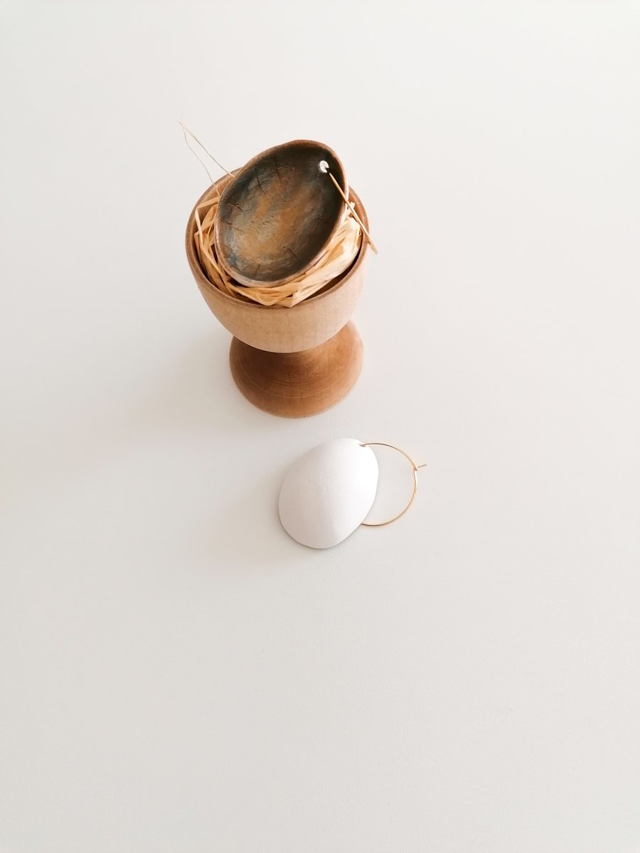 Image of Eggshell Earrings in Golden and Gray