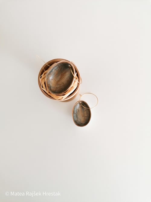 Image of Eggshell Earrings in Golden and Gray