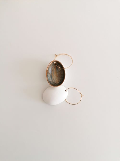 Image of Eggshell Earrings in Golden and Gray