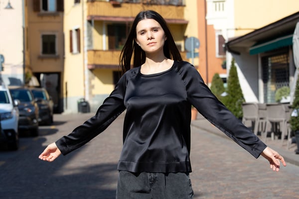 Image of BLUSA NERA