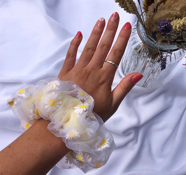 Multiple colours* Daisy tulle scrunchies