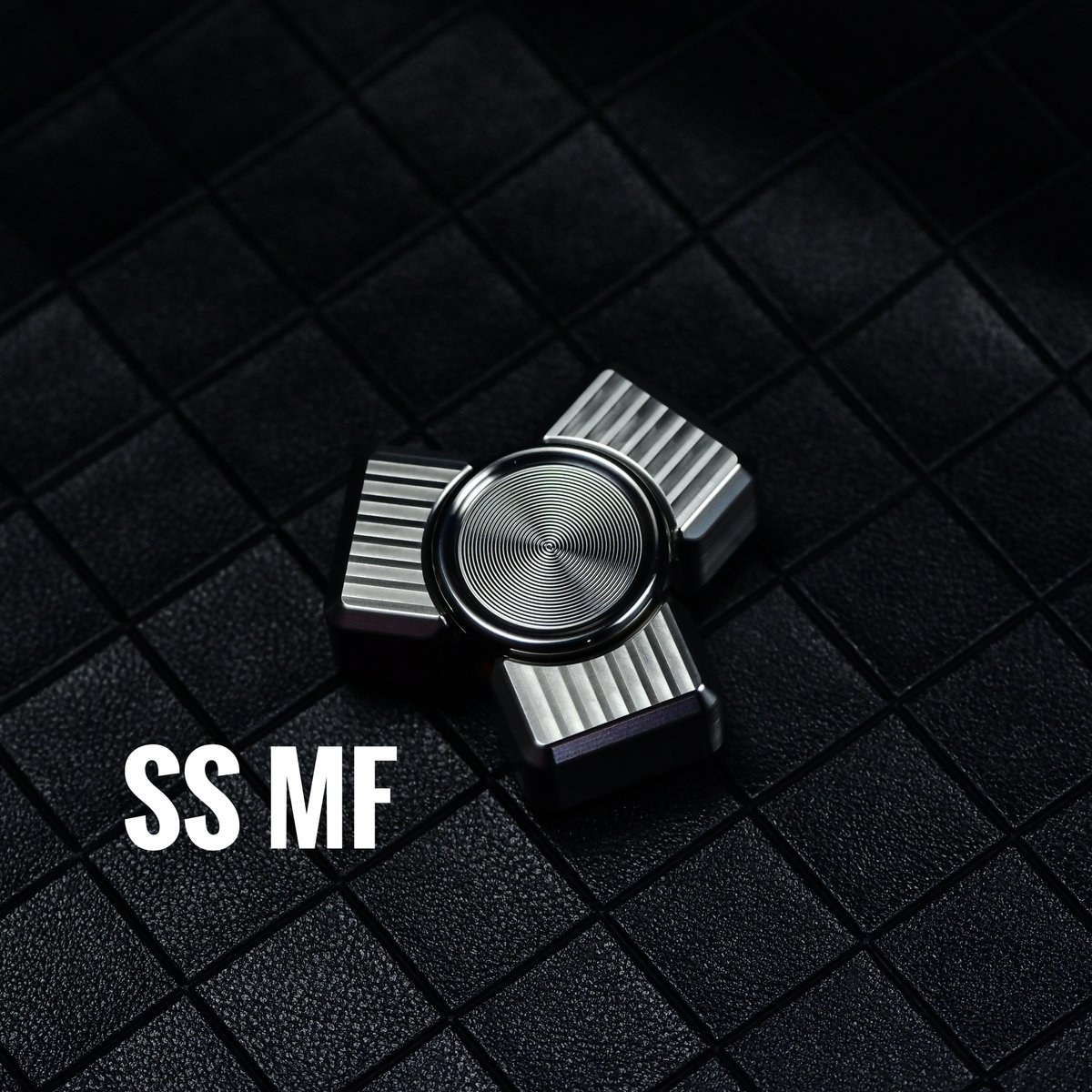 Tri-collision mini standard material hand spinner | KINETICS Tri-collision mini standard material hand spinner | KINETICS