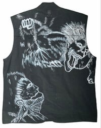 EREN VS REINER VEST