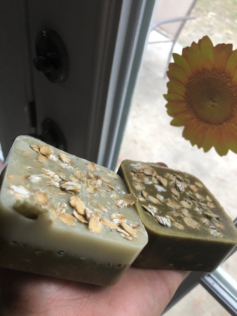 Charcoal Tumeric Bentonite Oats & Lemon