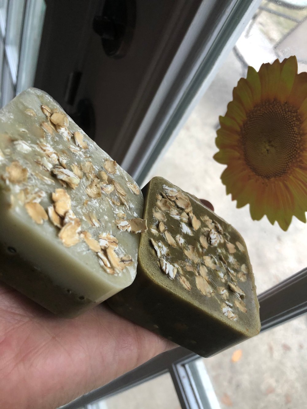Charcoal Tumeric Bentonite Oats & Lemon
