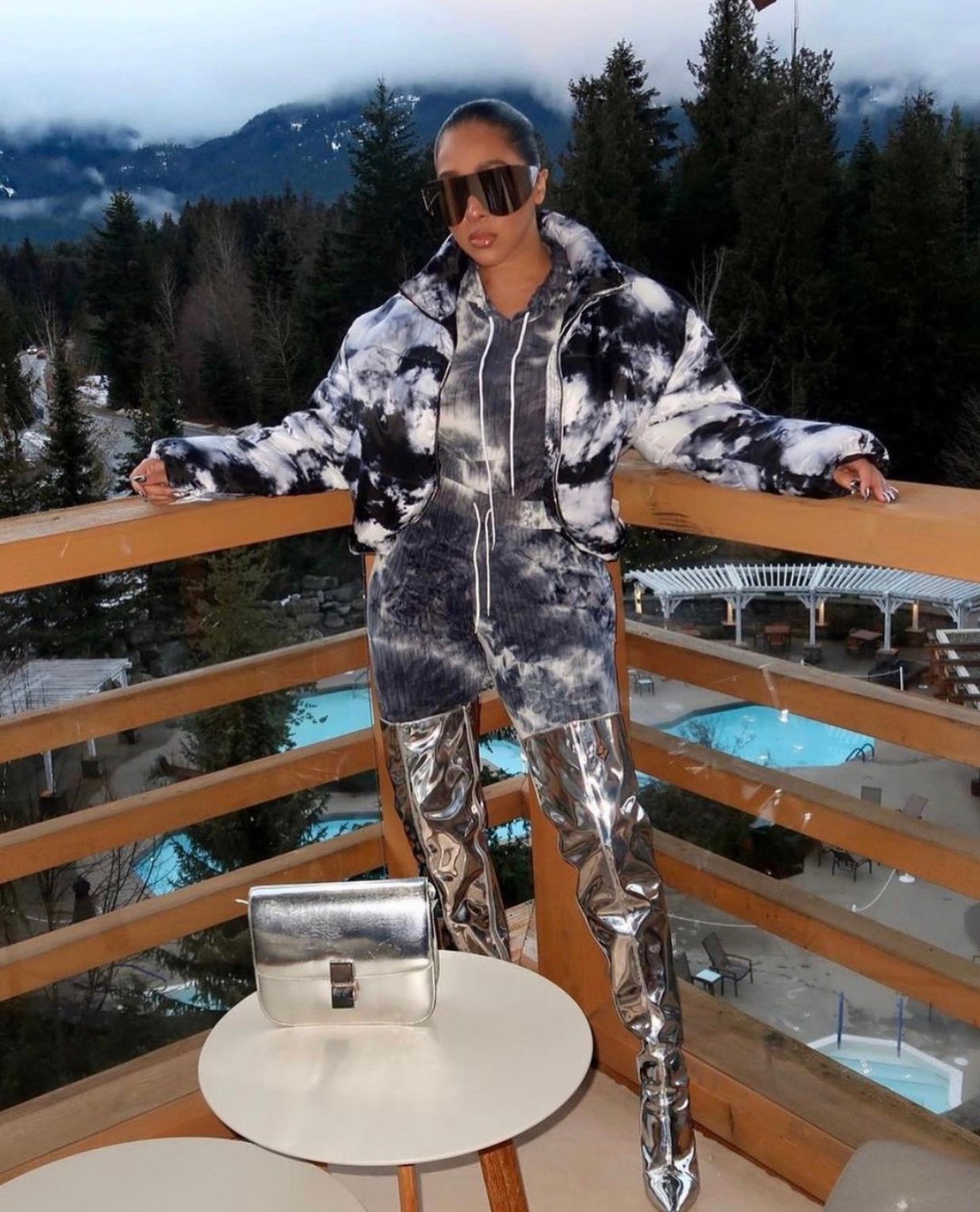 Image of NAVY TIE-DYE SET WITH MATCHING PUFFER COAT (LARGE)