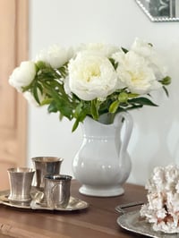 Image 1 of Broc de toilette ancien