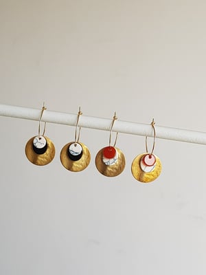 Image of Amelia. Pendientes de aro decorado.