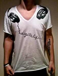 Image of DigitaLife headphones v-neck