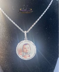 Iced out photo pendant circle 