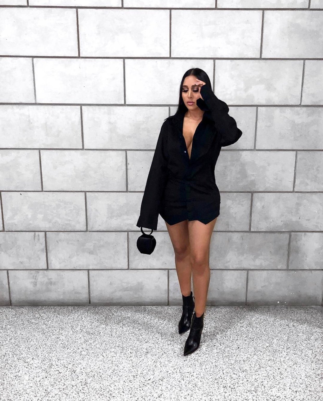 Image of BLACK POINTED TOE ANKLE BOOTIES (EU 40)