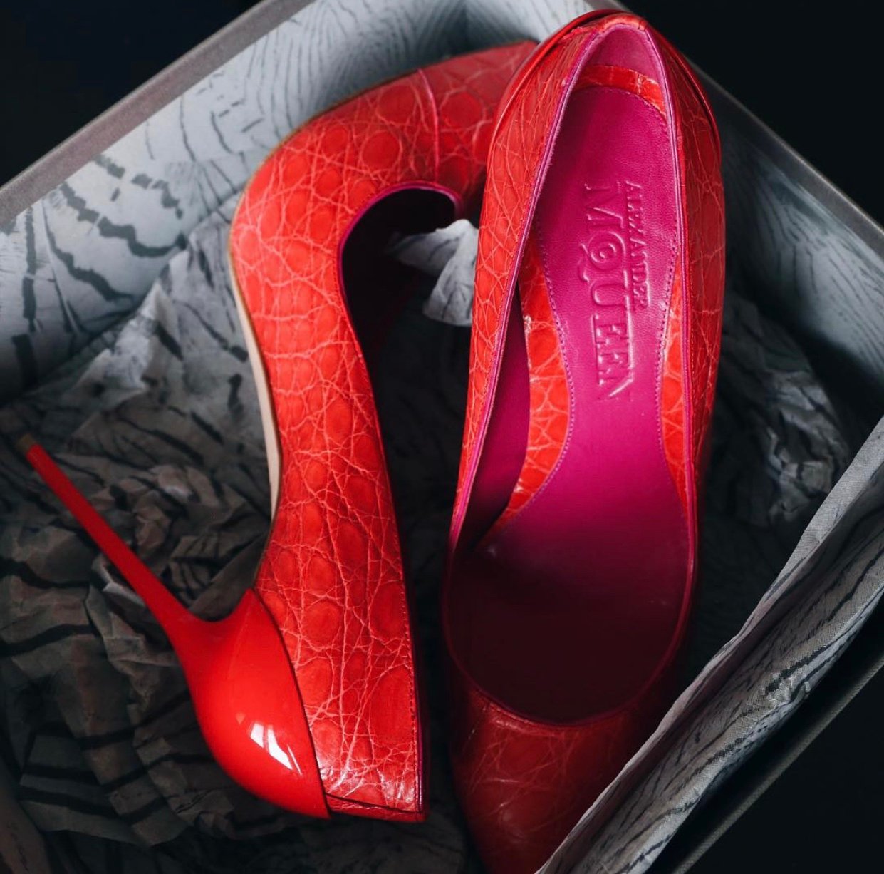 Image of ALEXANDER MCQUEEN CORAL CROC SKIN HEELS (EU 40.5)