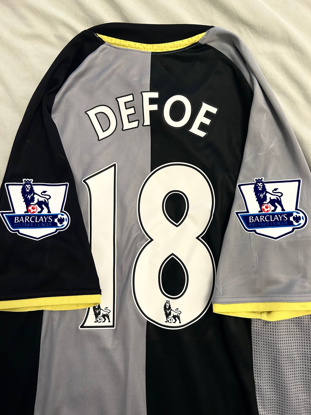 Image of Tottenham Hotspur “DEFOE 18” 2012/13 Third Shirt + PL patches (M)