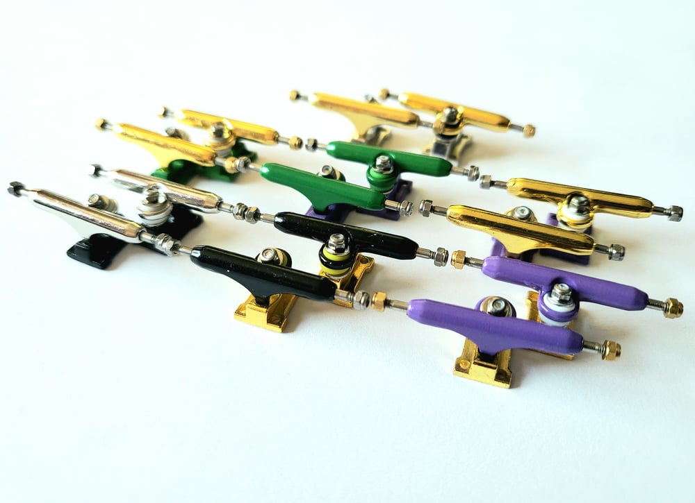 Image of More Fbs V4 Dual Tone trucks 32mm