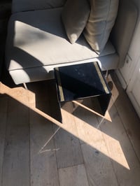 Image 2 of Table d’appoint laque noire 