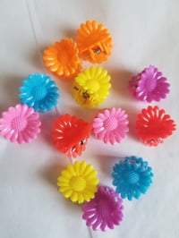 Image 4 of 90's Mini Flower Clips