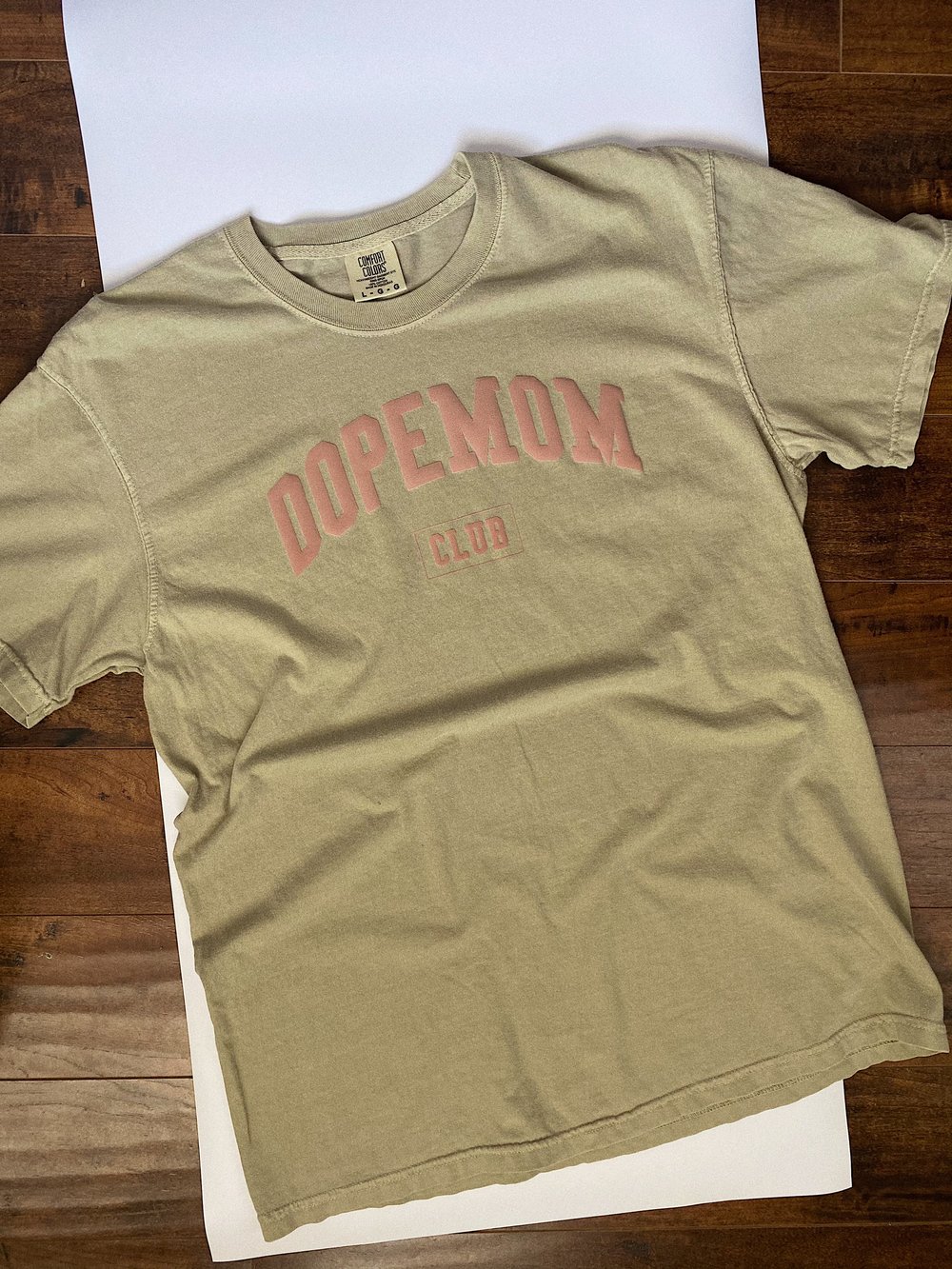 Image of NEUTRALS DOPEMOM CLUB TEE (PRE-ORDER) 