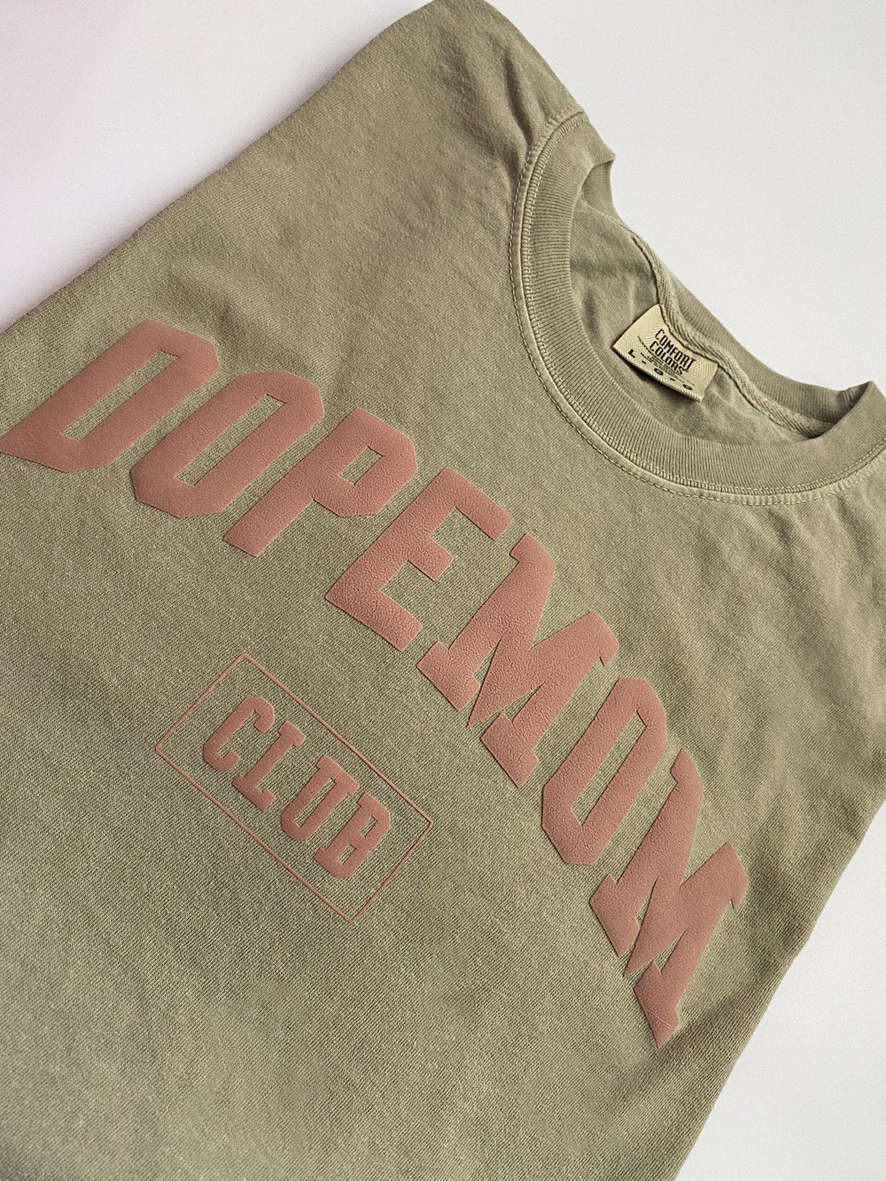 Image of NEUTRALS DOPEMOM CLUB TEE (PRE-ORDER) 