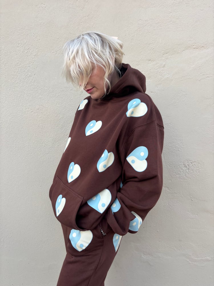 Image of Ying loves Yang brown winter edition