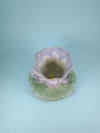 Image 4 of Water lily cup (lilac)