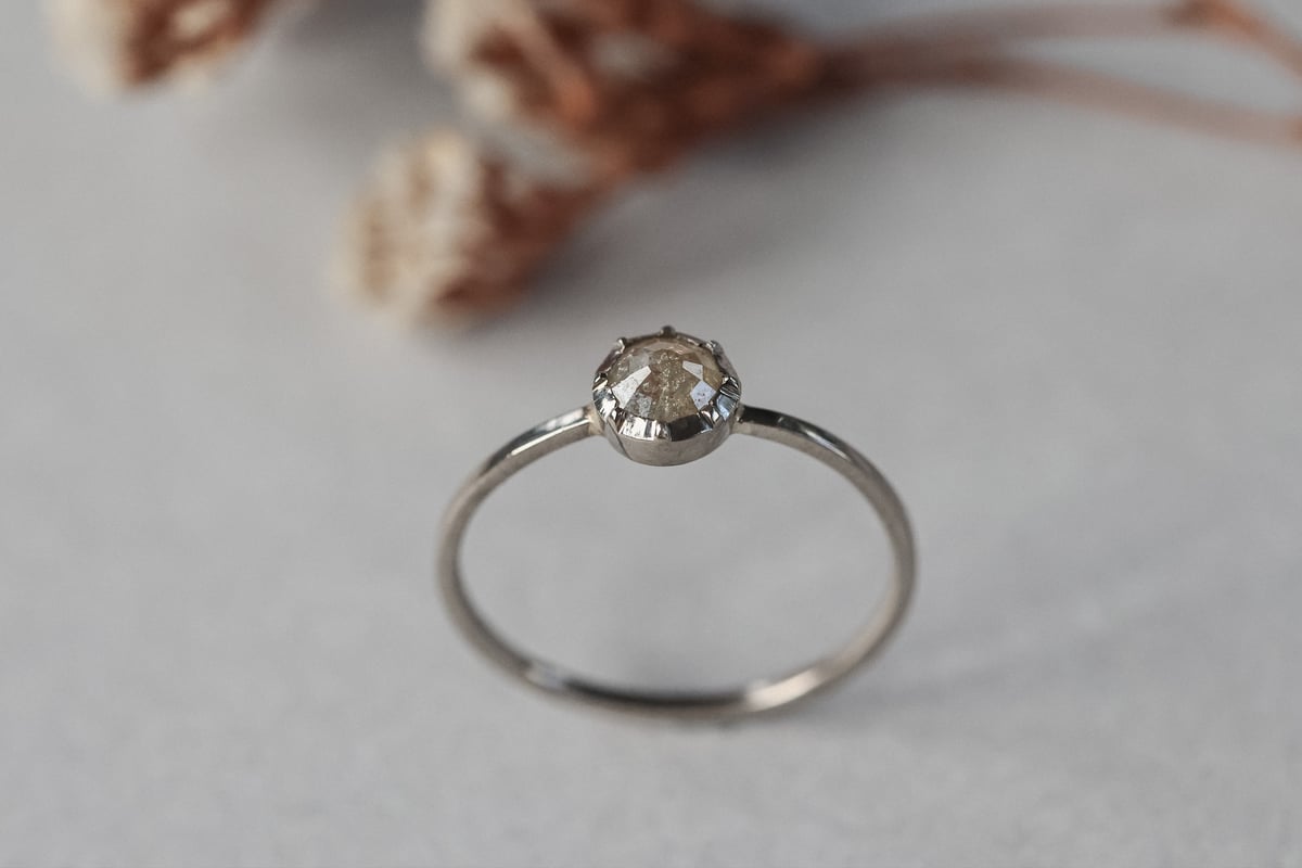 Image of *SALE - was £1950* 18ct White gold, pale Brown-grey diamond ring (LON212)