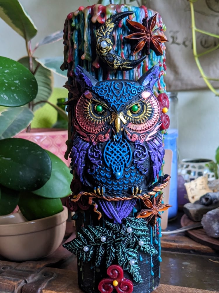 Image of Owl 9" Pillar 