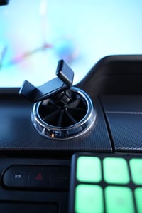 Image 1 of 2005-09 Mustang Air Vent Phone Holder