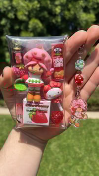 Image 1 of strawberry shortcake’s trinkets 
