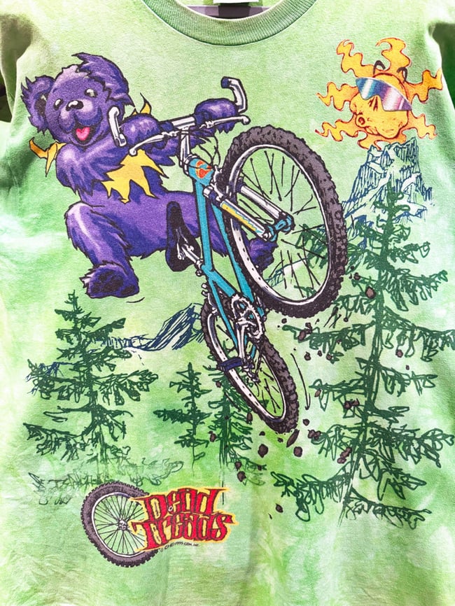 Grateful Dead 1995 ‘Dead Treads’ T-Shirt - Size XL